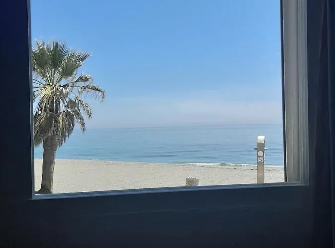 Playa Torecilla Beachfront * נרחה