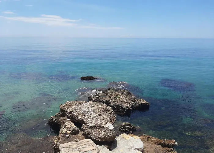 Playa Torecilla Beachfront Апартаменти Нерха